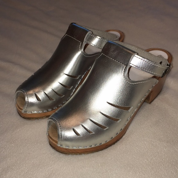 Sven Shoes - Sven Original silver metallic clogs mules sandals